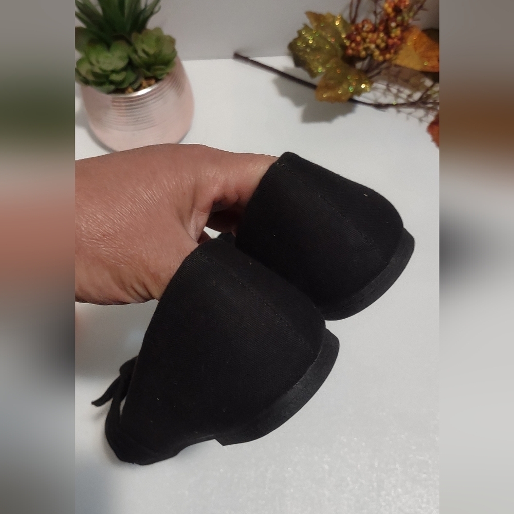 FIONI Clothing Black Open-Toe Flats - Picture 7 of 9